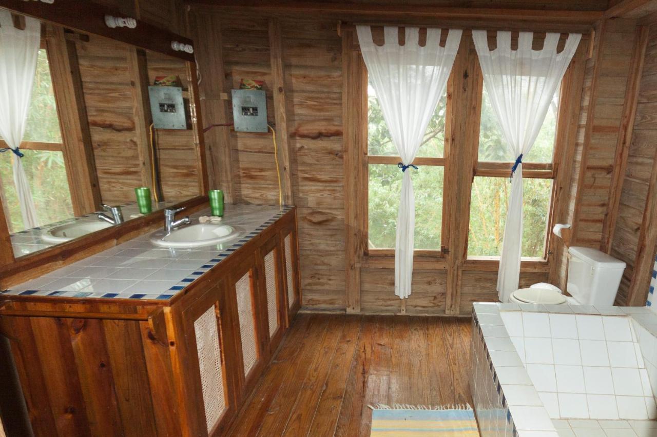 Roatan Bed & Breakfast Apartments West End Exterior foto