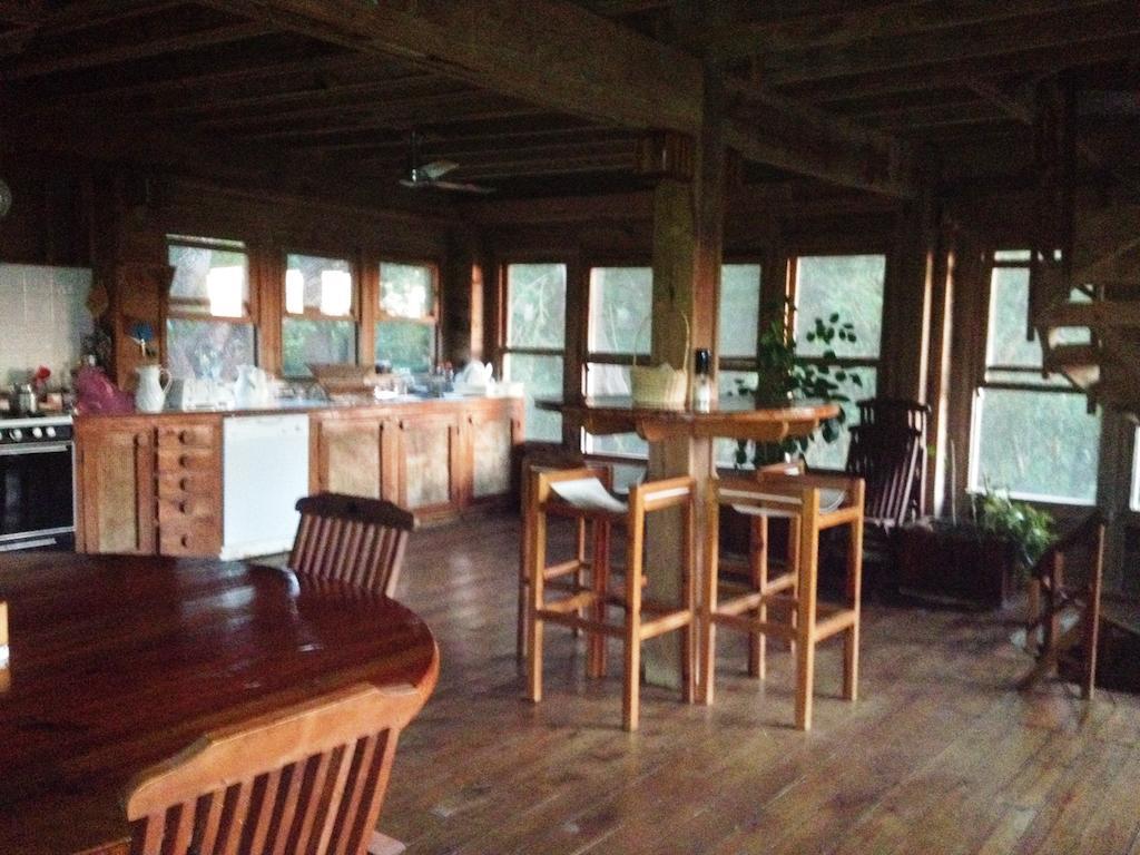 Roatan Bed & Breakfast Apartments West End Exterior foto